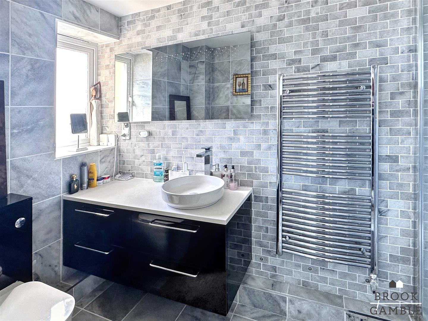 2 Bedroom Apartment - Purpose Built. 12 San Diego Way in Eastbourne,  16